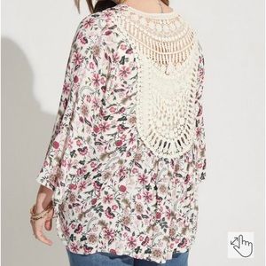 NWT Torrid 3X Floral Crochet Kimono